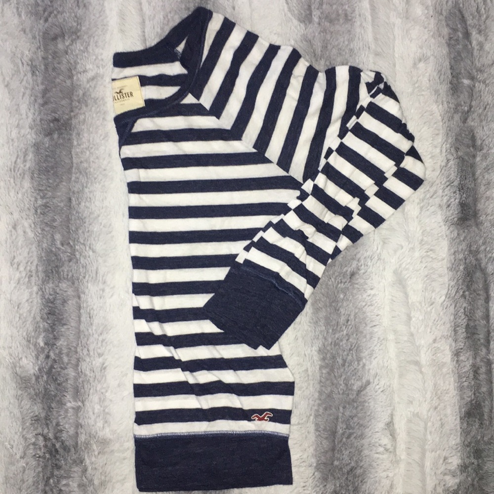 Hollister long sleeve navy and white